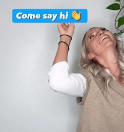 come say hi